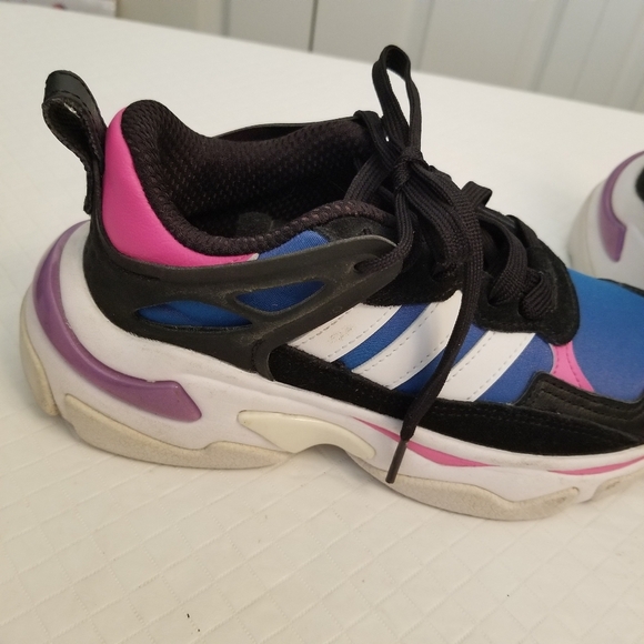 Adidas Boujirun Running Course a Pied Black /Pink Size 5 FZ0564 - Picture 7 of 8